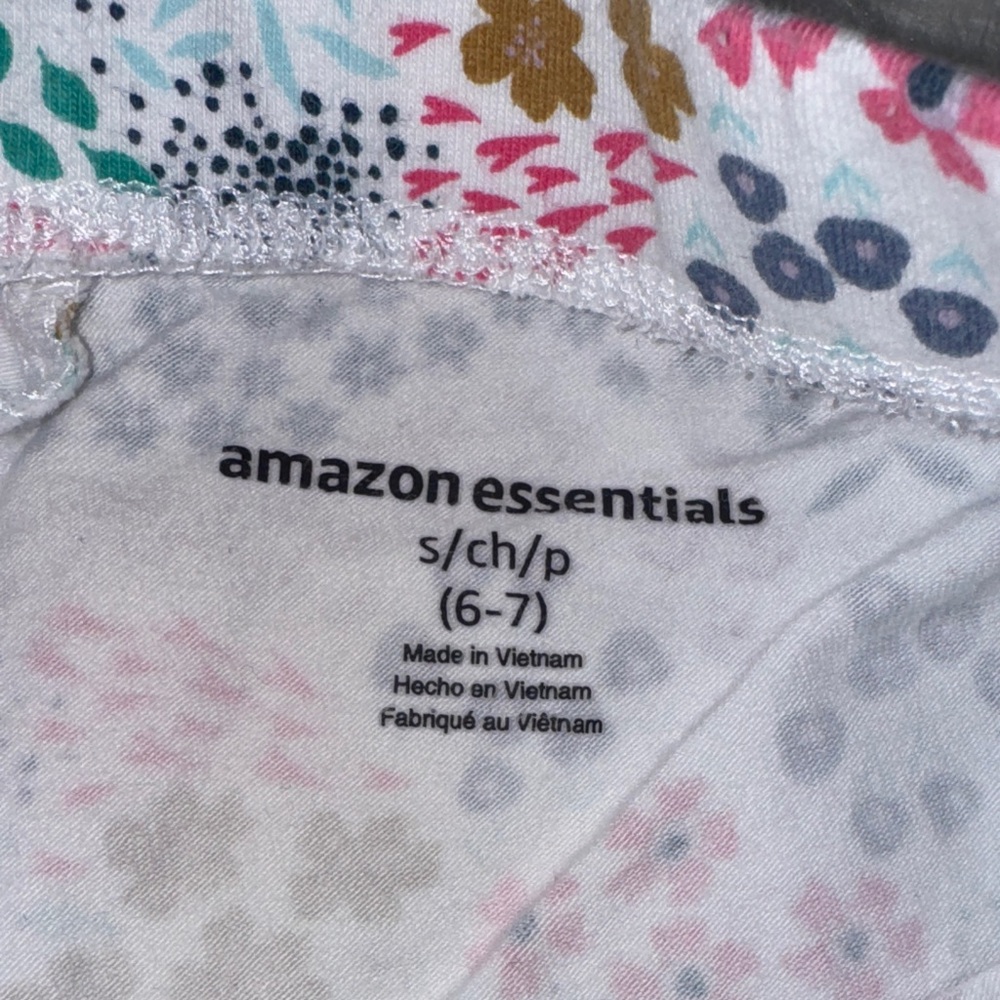Colorful Patterned Shorts Set - Picture 3 of 9